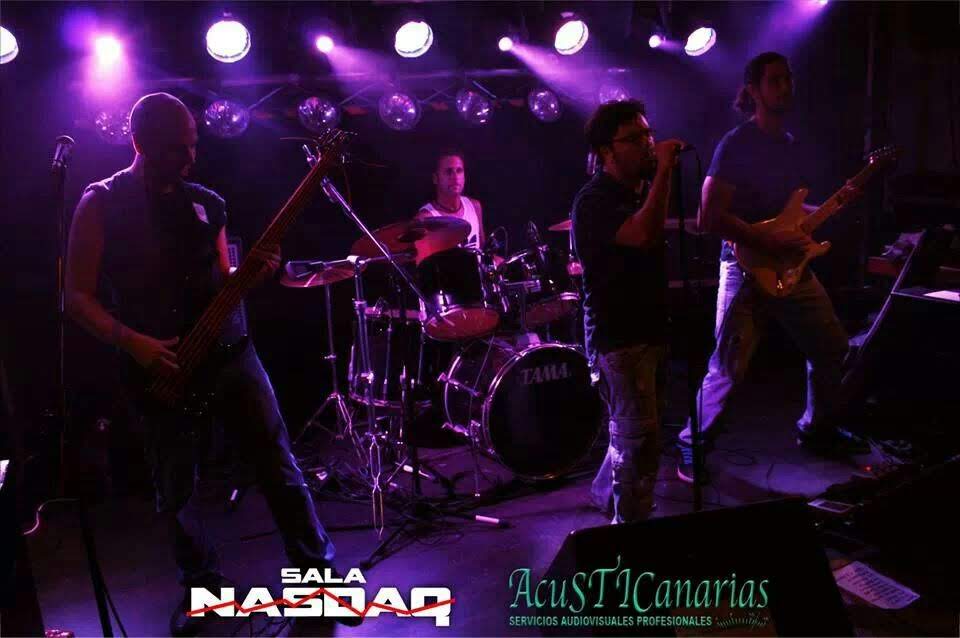 Banda Silencio Bajo Llave en acción